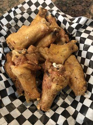 Lemon pepper extra crispy 10 Pieces Traditional Wings