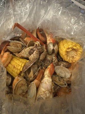 There was 3 sets of snow crab legs tons of shrimp and clams. Corn and potatoes. Delicious!