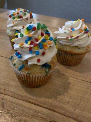 Birthday Cake Cupcakes