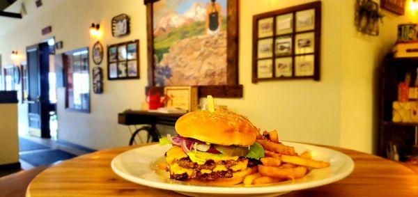 Zola's Burger, Mt Shasta Burger Restaurant