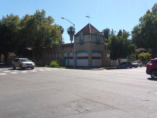 Washington Neighborhood Center at 16th and D Street in Downtown Sacramento.