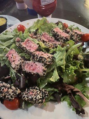 Ahi tuna salad