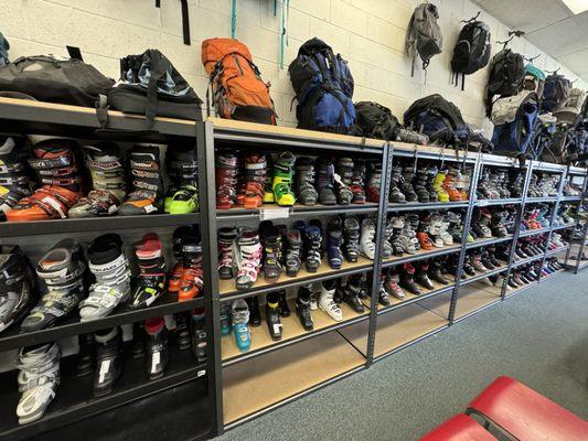 Pre-Owned Ski Boots For Sale