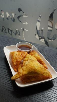 6 Piece Crab Cheese Rangoon