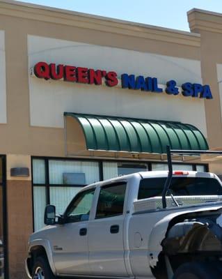 Queen's Nail & Spa