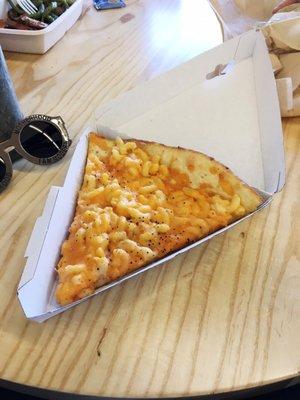 Mac &a cheese pizza!