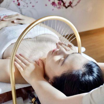 ASMR relax head scalp massage, a Japanese massage.