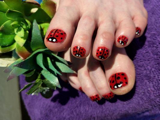 Lady bug toes