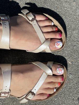 Loving this summer pedicure!