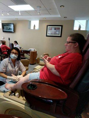 Jen and I are getting our toes done.