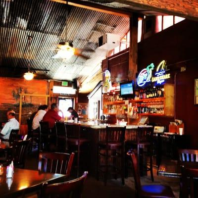 Looking towards the bar, lunchtime.