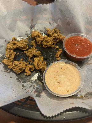 Fried oysters with sauces