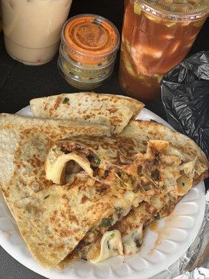 Quesadilla de asada enchilada