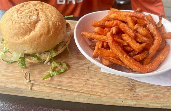 Burger (gf bun) & sweet potato fries