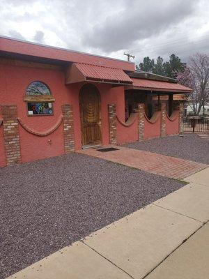 This little restaurant is in the middle of nowhere