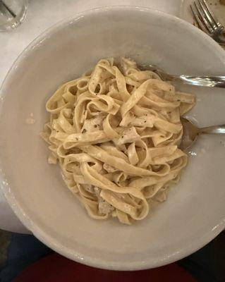 Fettuccine Alfredo with chicken