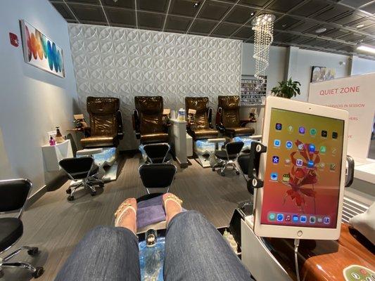 iPad at each pedi station, beautiful decor and clean well maintained and updated