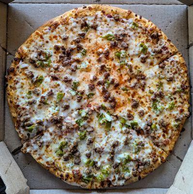 14" ("large") NY Style crust with green chile, beef and extra cheese