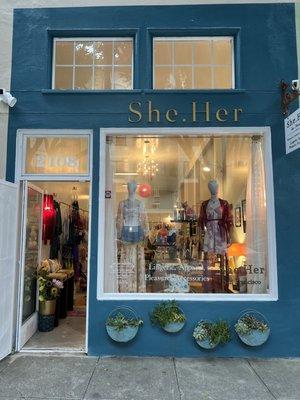 She,Her current window display,