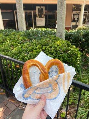 unsalted pretzel