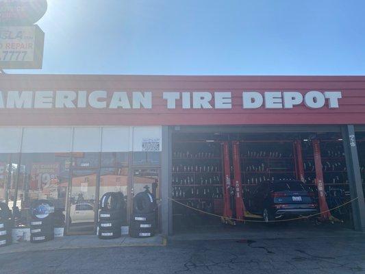 THHEEE PLACE TO GO FOR TIRES IN THE VALLEY.