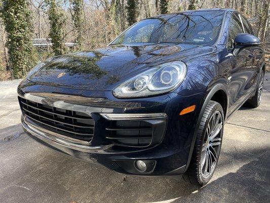 Porsche Cayenne Brilliant Wash and Wax