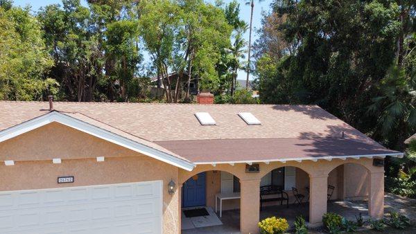 Flat bitumen and shingles installed