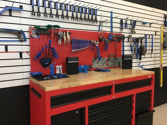 Full service shop