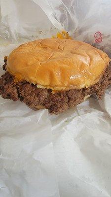 A delicious cheeseburger