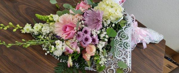 Pastel color arrangement. Beautifully done!