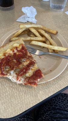 Pizza with french fries...