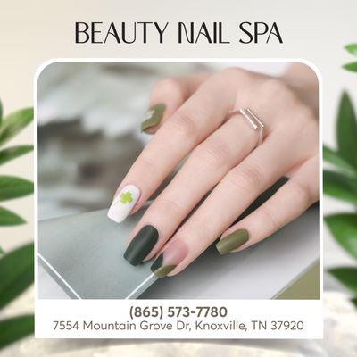 Rock your summer look with elegant green matte nails!
ℬℴℴℴℴℯℴ