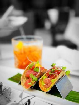 tuna tartare tacos | @whaevaeats