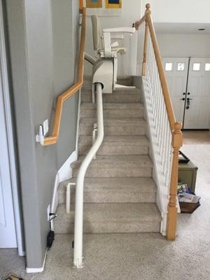 Free lift single rail stairlift