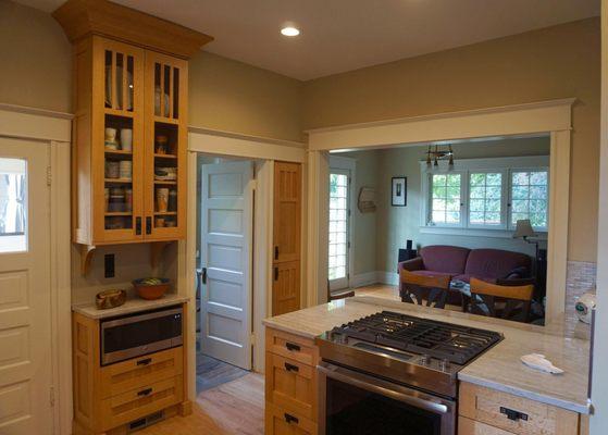 classic 1/4 sawn oak looking into living area