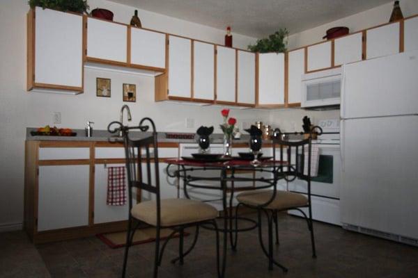 Spacious eat-in kitchen