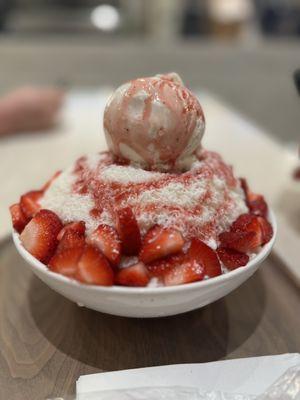 Strawberry Bingsoo