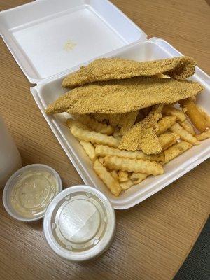 Fried fish & shrimp combo with tartar sauce