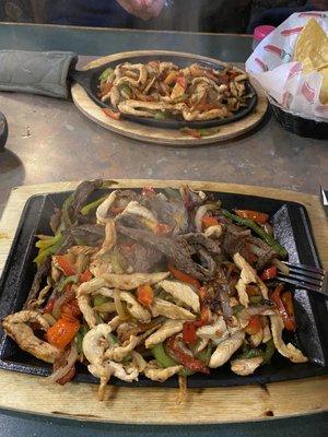 123122 Our NYeve Last meal, I got Fajitas for 2, 2have lefties & my hubz got just the Fajita for 1 person.