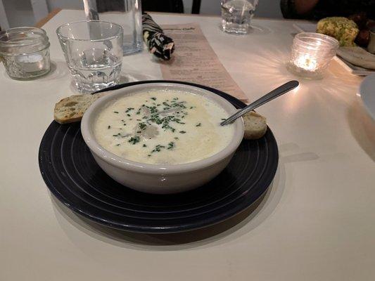 Lompoc chowder (Hake fish chowder) - very watery & bland; needs salt!