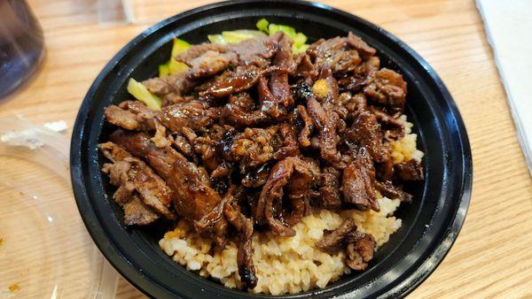 Steak teriyaki with brown rice and veggies