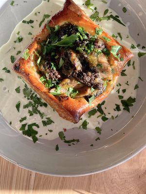 MOREL MUSHROOM TARTINE