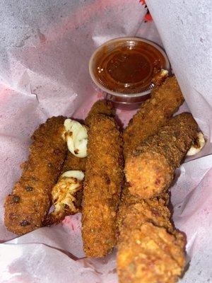 Hotzzarella Sticks with marinara