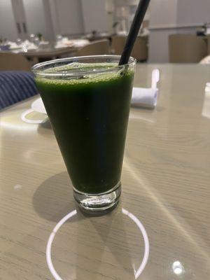 Green juice ...cucumber and spinach ? i think! Excellent