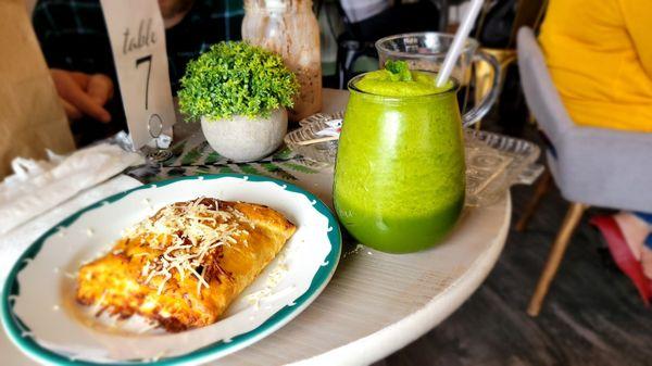 Puff pastry with chicken and cheese and Life Garden Smoothie