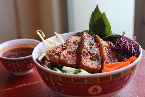 Vermicelli Bowl (Noodle Salad), w/ bean sprouts, pickled carrots, cucumbers, red cabbage, Thai basil, shiitake mushrooms, & fish sauce