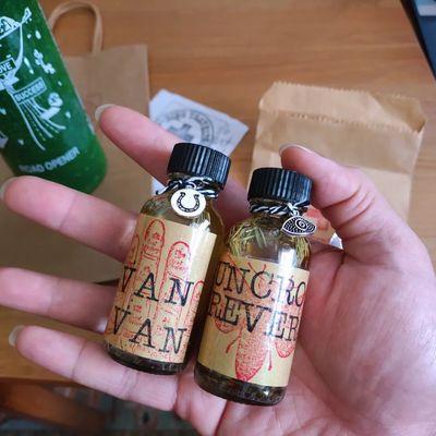 Handcrafted Van Van and Uncrossing/Reverssal Conditioning Oils.