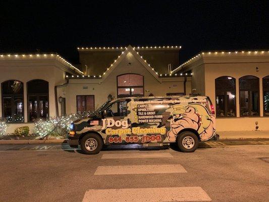 Tile cleaning in a beautiful restaurant