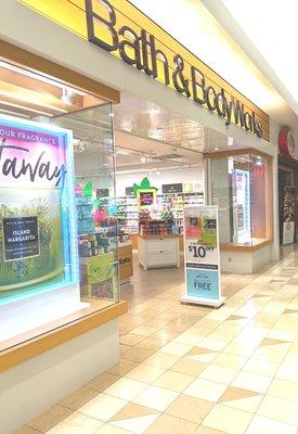 Bath & Body Works, KoP COURT -- storefront