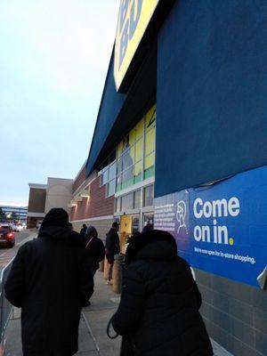 Customers are forced to wait at the cold street in line and freeze, because Best Buy doesn't allow customers to come in.